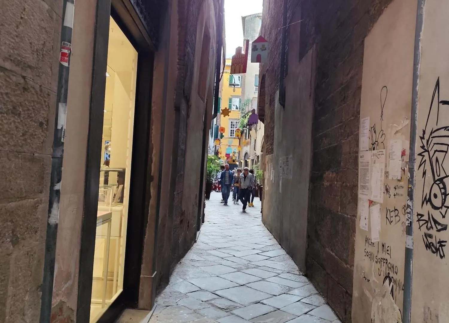 Casa Rosina + Box Per Auto 2 Bici 1,5Km Dalle Mura Lucca Italy